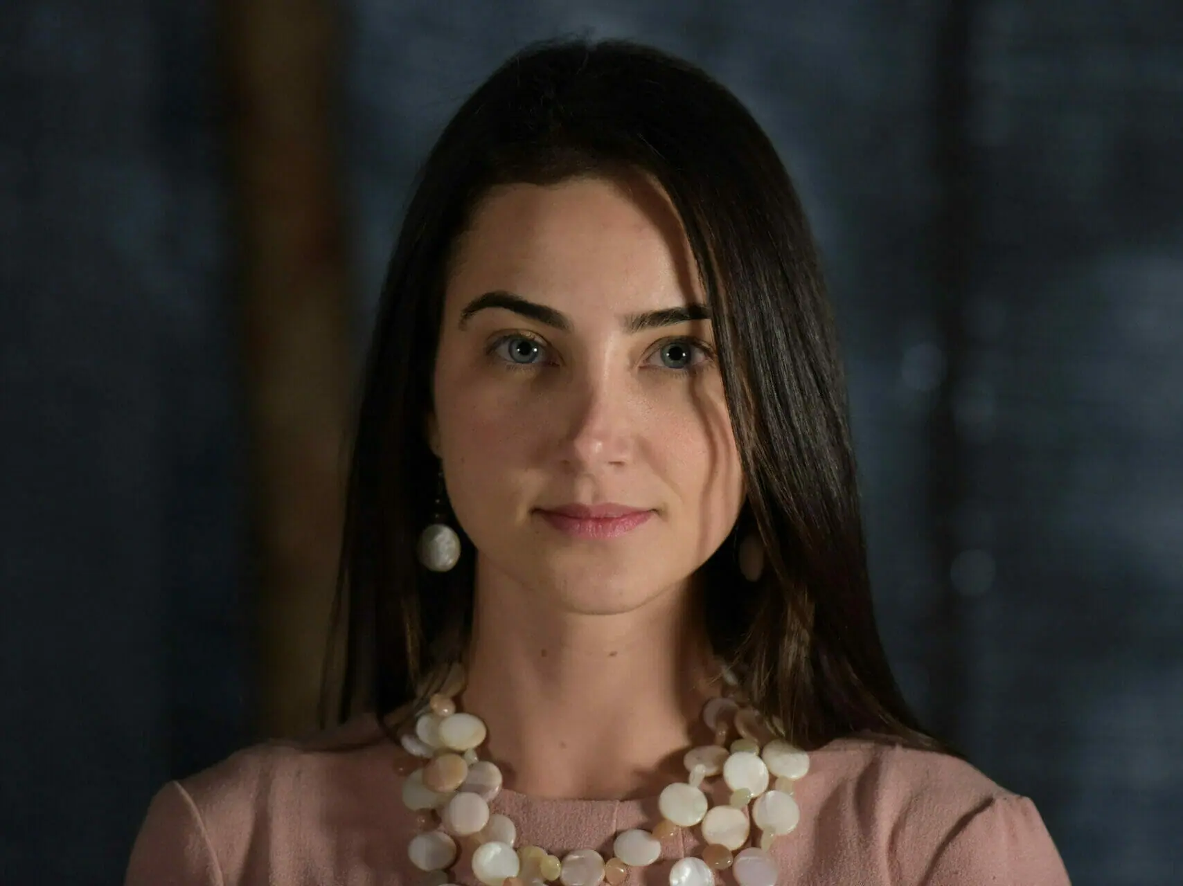 Natália Ferrari como Sâmila em Reis (Blad Meneghel/Record TV)