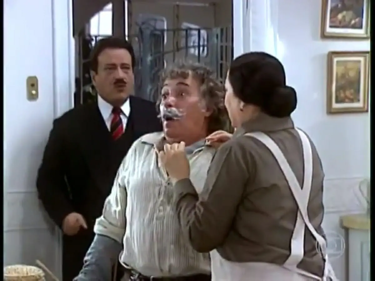 Batista (Luis Melo), Calixto (Pedro Paulo Rangel) e Mimosa (Suely Franco) de O Cravo e a Rosa