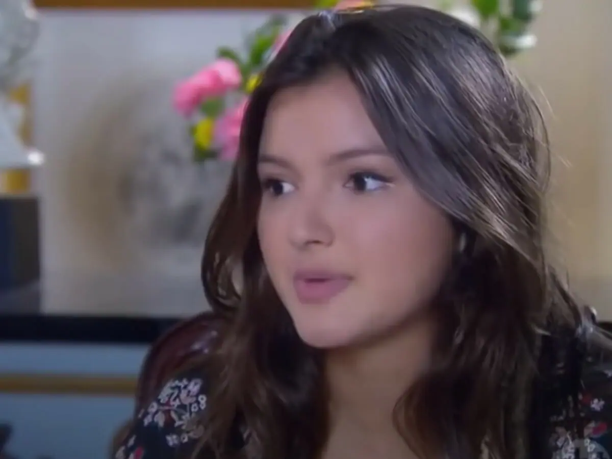 Cassandra (Bárbara Maia) em Carinha de Anjo