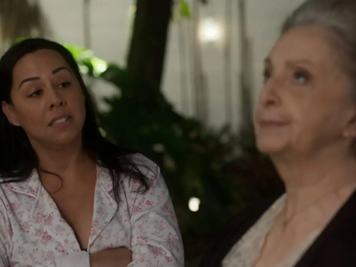 Celina (Ana Lucia Torre) e Deusa (Evelyn Castro) de Quanto Mais Vida, Melhor!