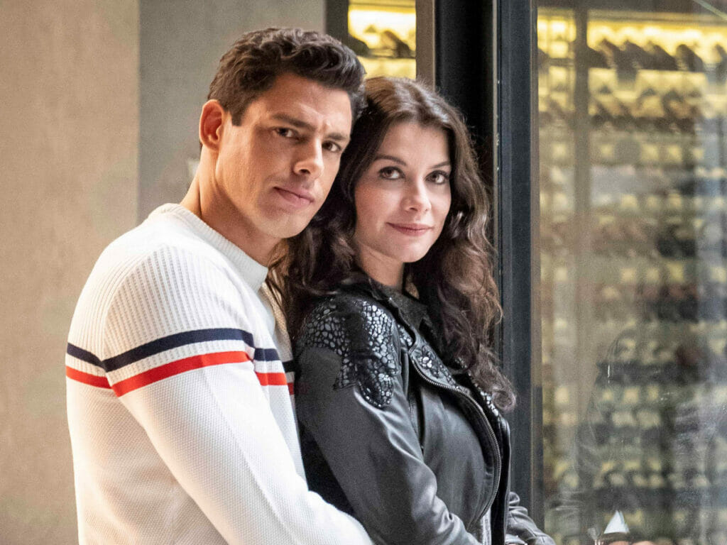 Bárbara (Alinne Moraes) e Renato/Christian (Cauã Reymond) em Um Lugar ao Sol