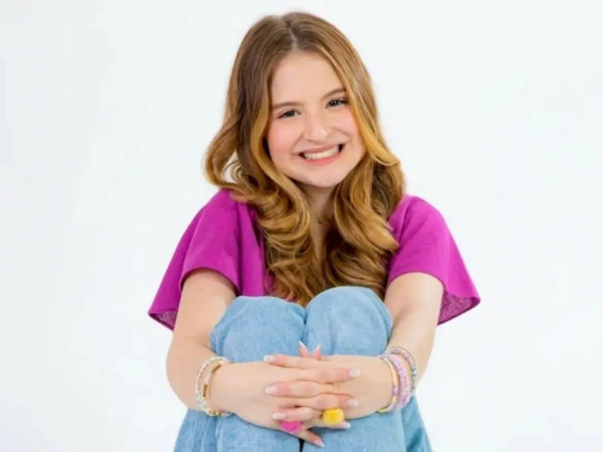 Sophia Valverde em Poliana Moça