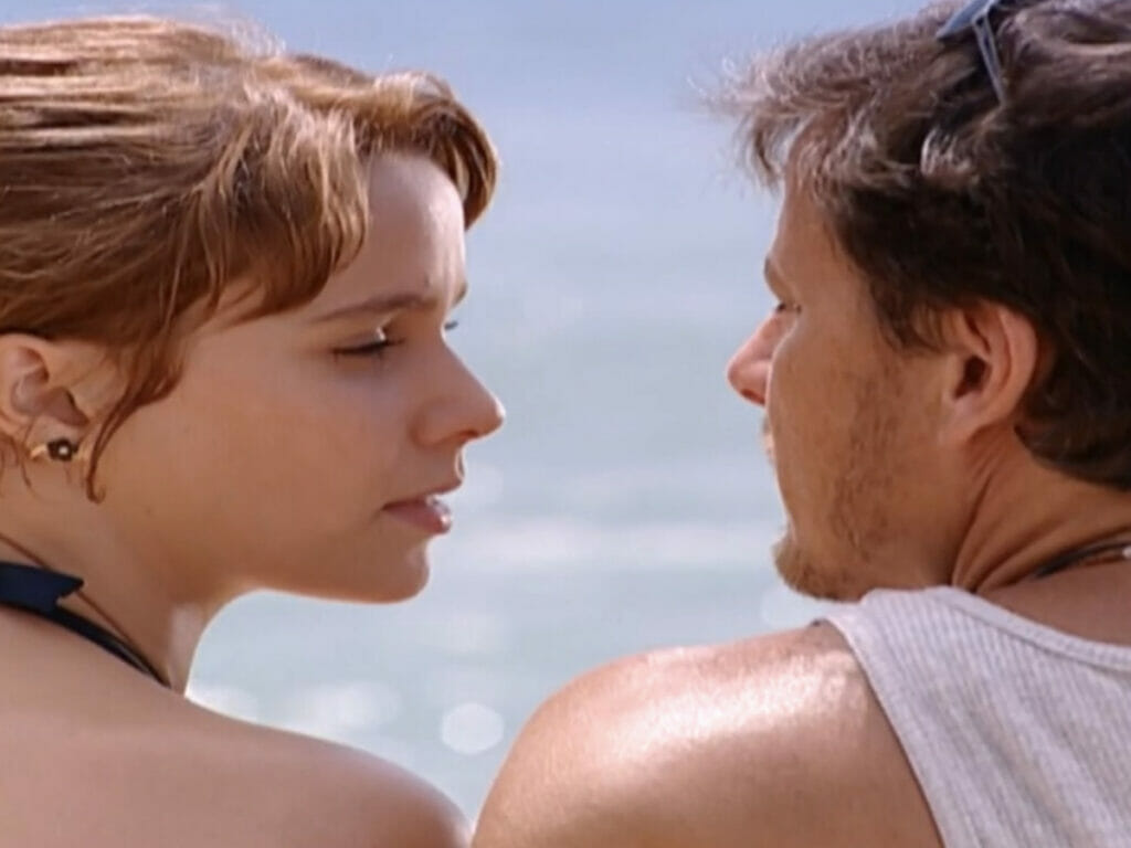 Xande (Marcello Novaes) e Mel (Débora Falabella) em O Clone (Reprodução/Globo)