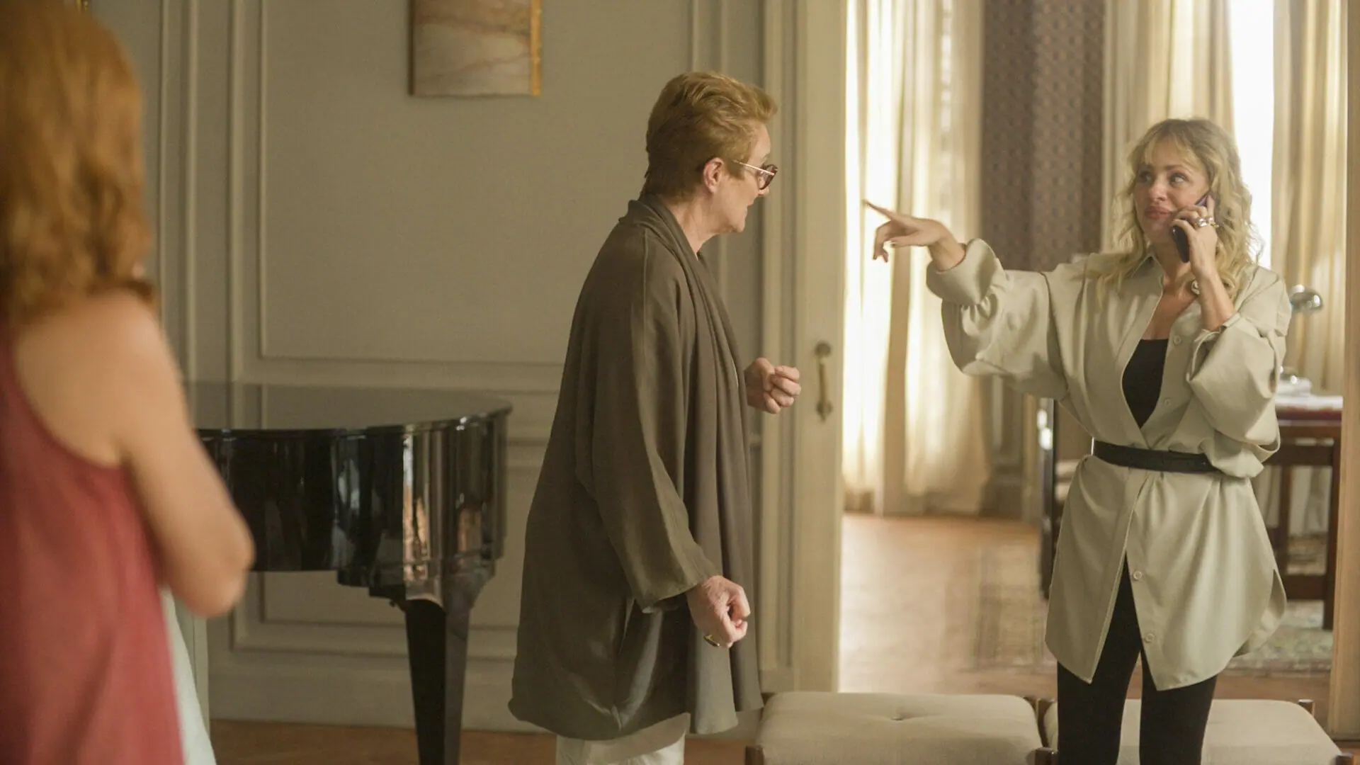 Irma (Camila Morgado), Mariana (Selma Egrei) e Madeleine (Karine Teles) de Pantanal