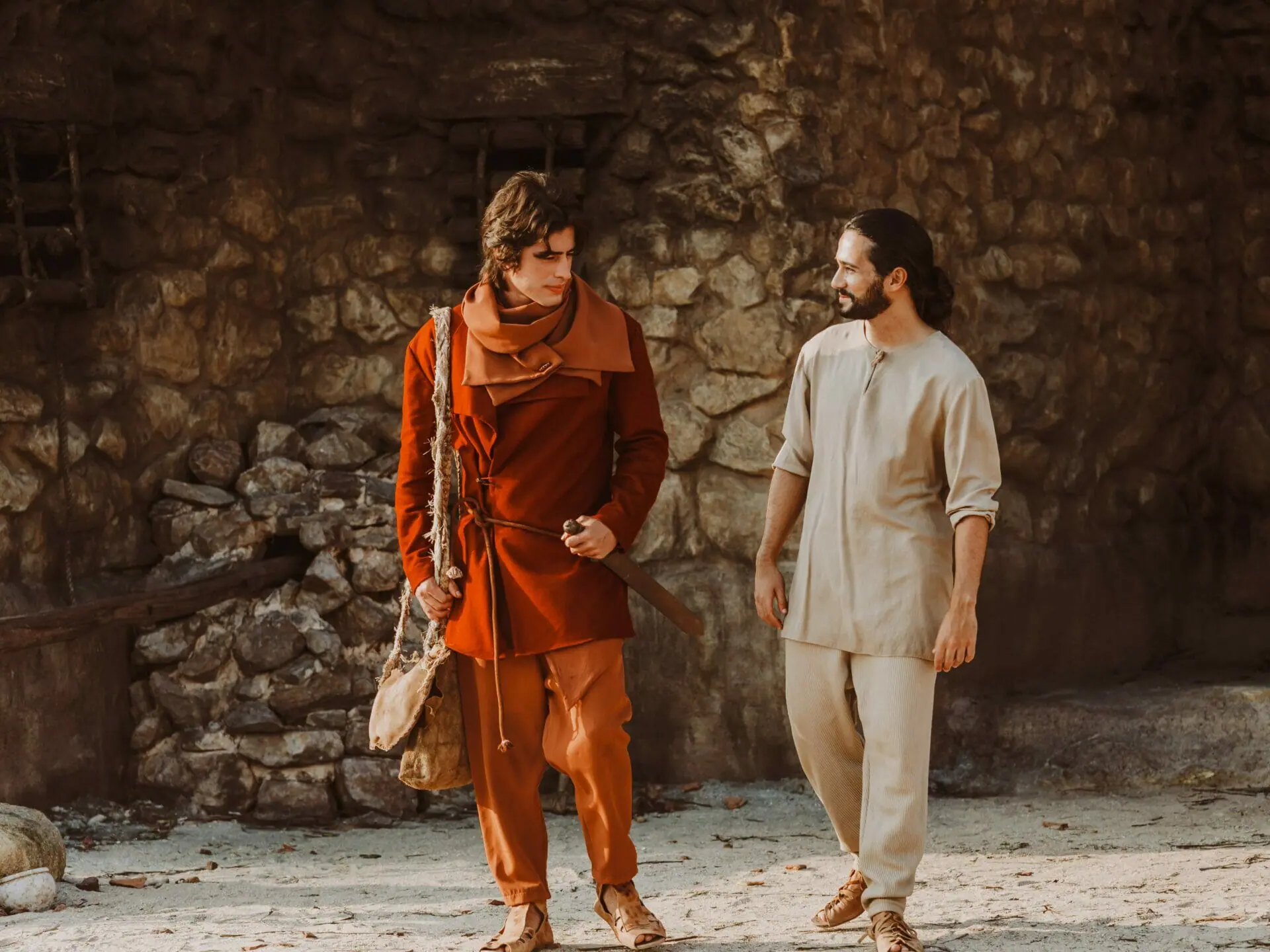 Samuel (Rafael Gevú) e Ézer (Vinícius Redd)