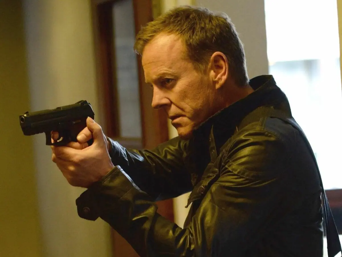 O ator Kiefer Sutherland em cena de 24 Horas