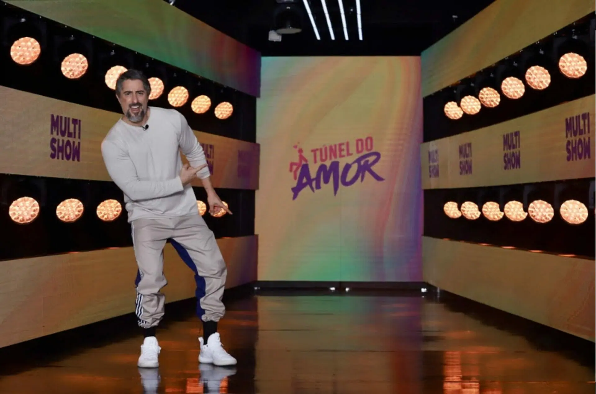 Marcos Mion nos bastidores do Túnel do Amor