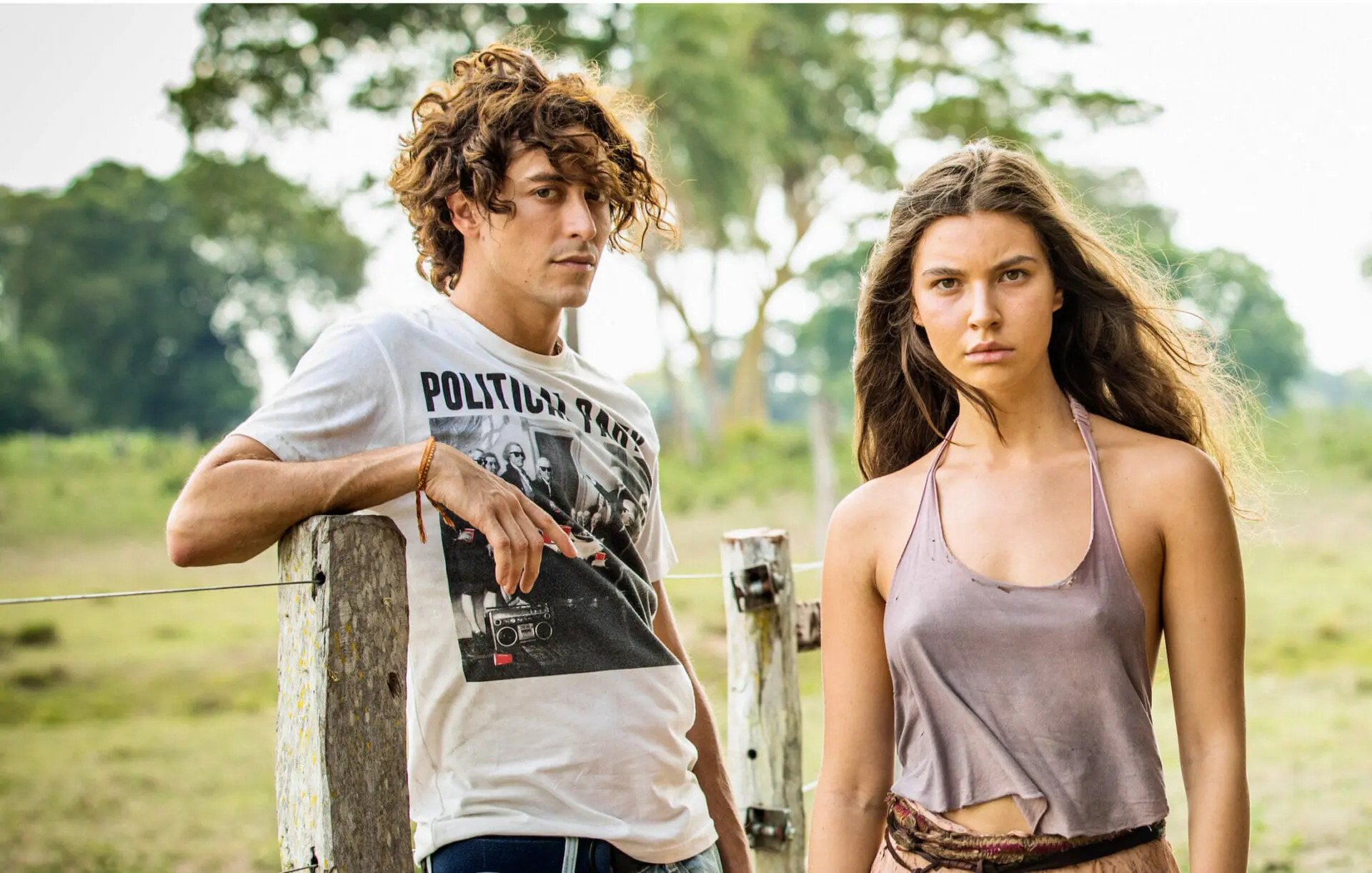 Jove (Jesuíta Barbosa) e Juma (Alanis Guillen) de Pantanal