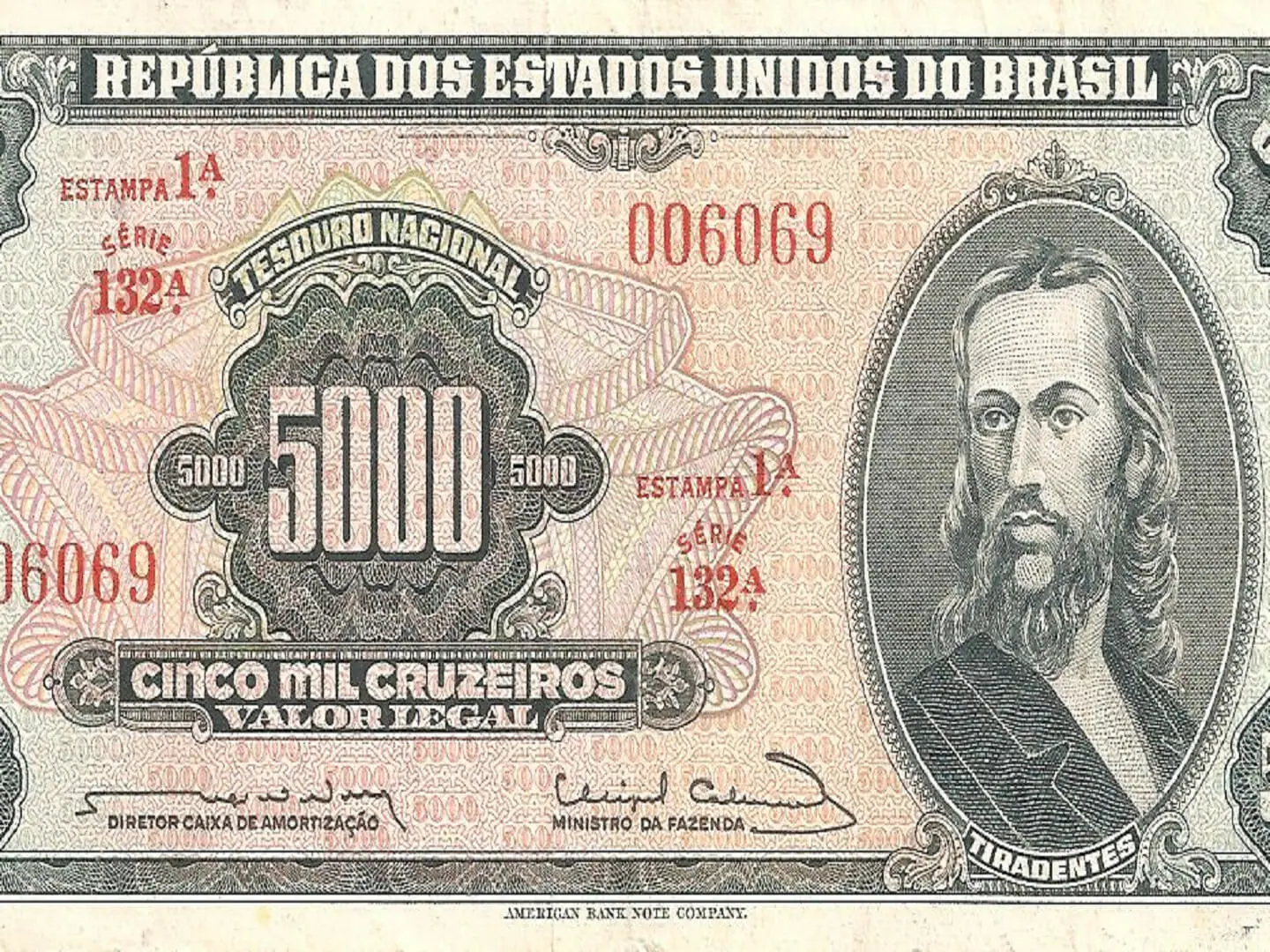 Detalhe da cédula de 5 mil cruzeiros que circulou entre as décadas de 1960 e 1970, com a efígie de Tiradentes