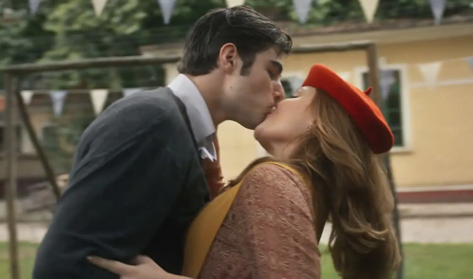 Rafael/Davi (Rafa Vitti) e Isadora (Larissa Manoela) de Além da Ilusão