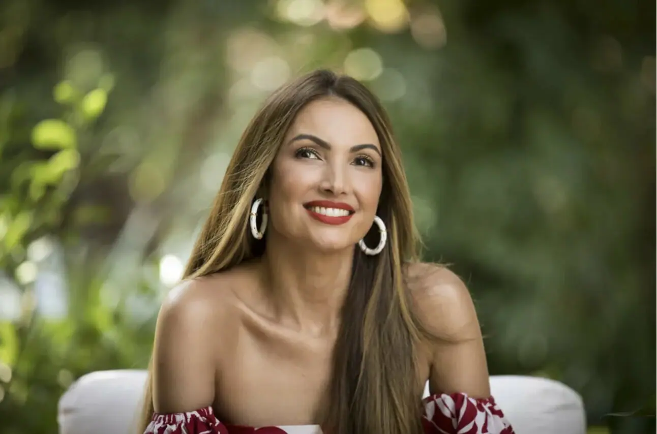 Patrícia Poeta nos bastidores da TV Globo