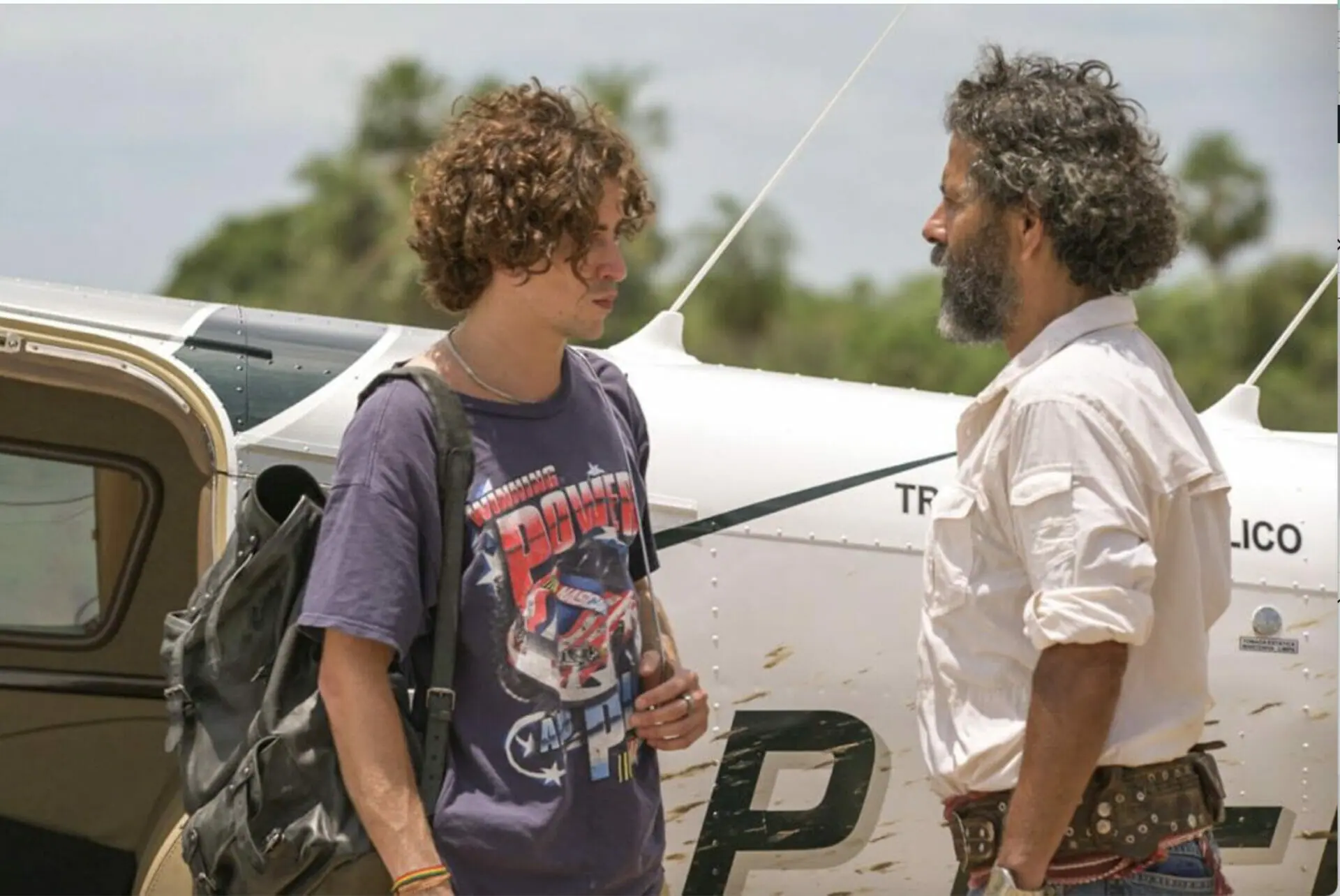 Jove (Jesuíta Barbosa) e José Leôncio (Marcos Palmeira) de Pantanal