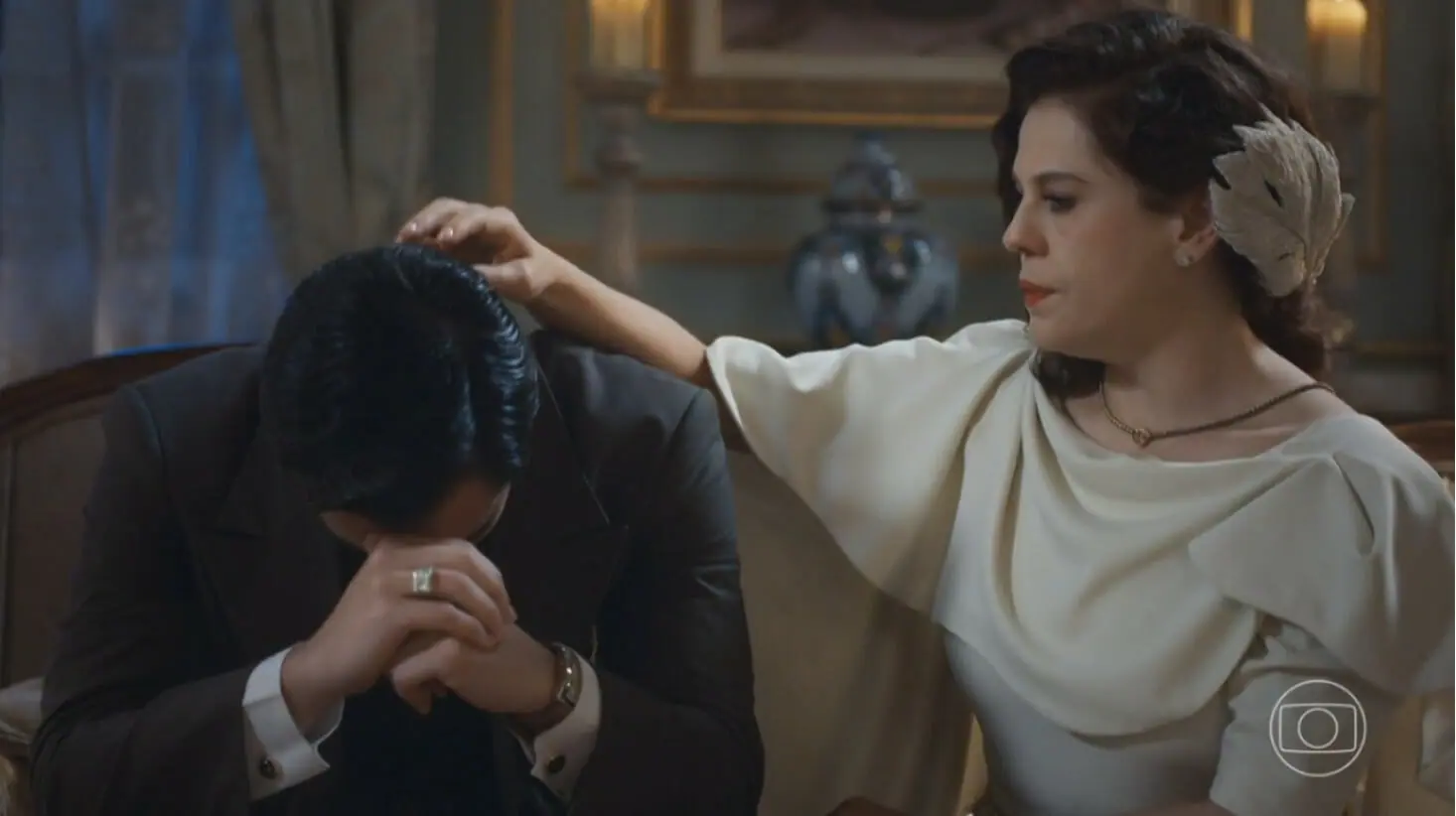 Úrsula (Bárbara Paz) e Joaquim (Danilo Mesquita) em Além da Ilusão