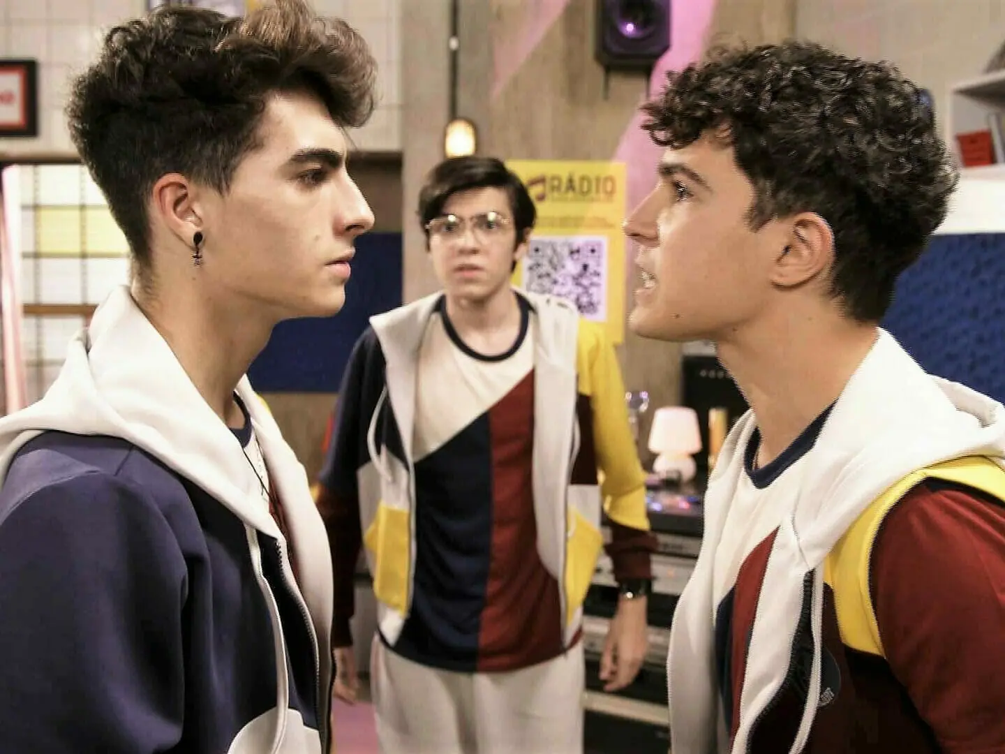 Eric (Lucas Burgatti), Bento (Davi Campolongo) e João (Igor Jansen) em Poliana Moça