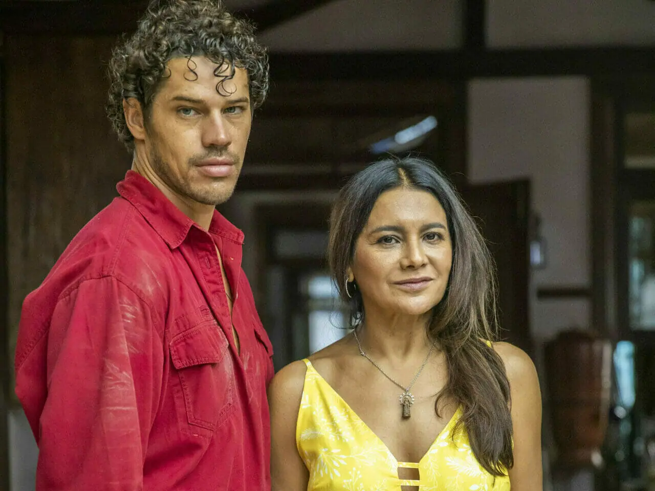 Tadeu (José Loreto) e Filó (Dira Paes) de Pantanal