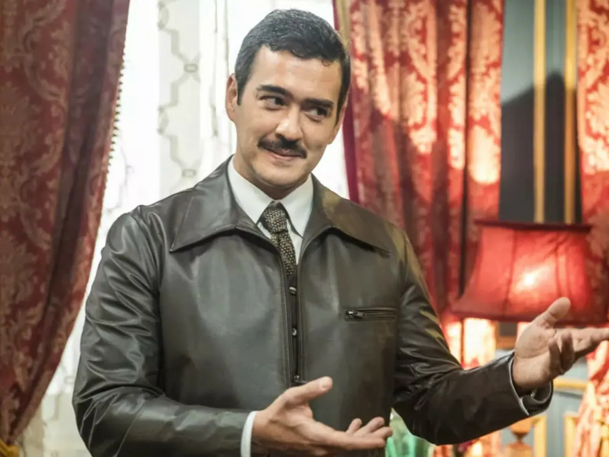 Enrico (Marcos Veras) em Além da Ilusão