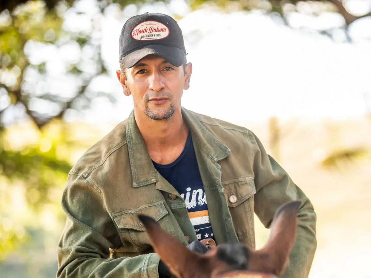José Lucas de Nada (Irandhir Santos) no remake de Pantanal