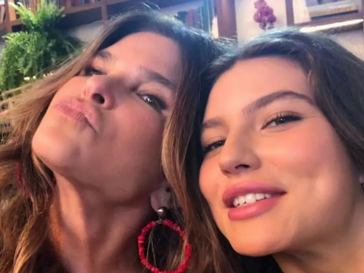 Juma de 1990 e de 2022 Cristiana Oliveira e Alanis Guillen