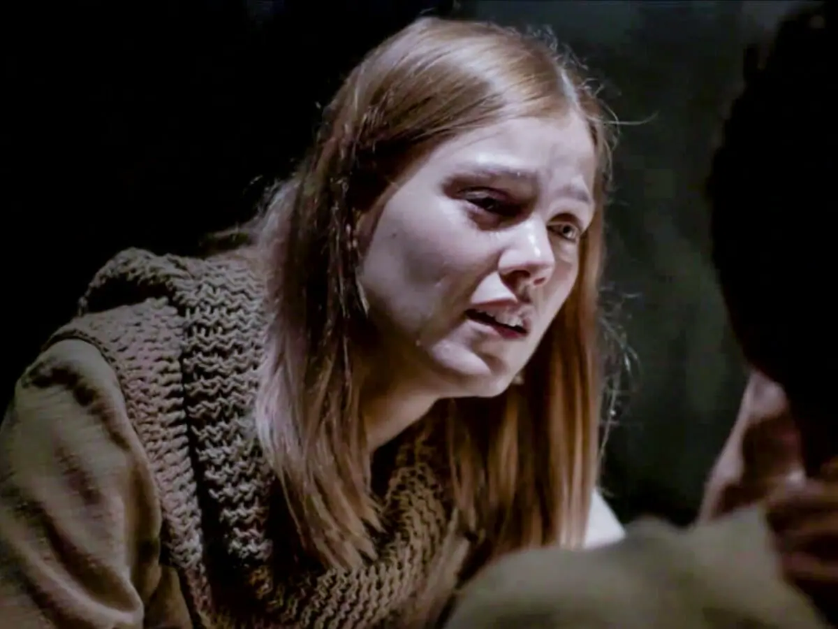 Lavínia (Pâmela Tomé) em Reis