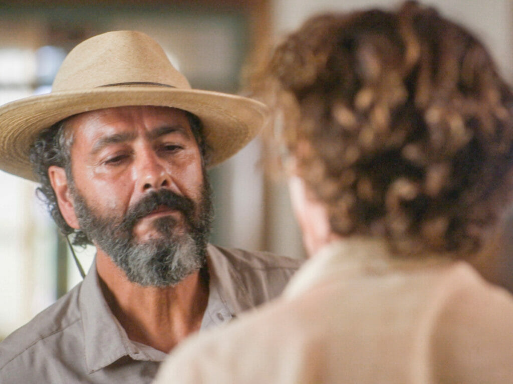 Jos&eacute; Le&ocirc;ncio (Marcos Palmeira) e Jove (Jesu&iacute;ta Barbosa) em Pantanal