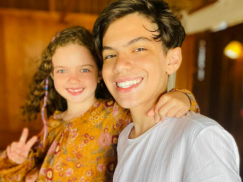 Mariana e Davi Campolongo, irmãos que estão em Poliana Moça