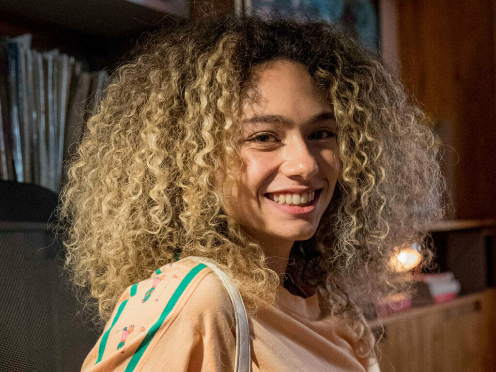 Nayara (Victoria Rossetti) em Pantanal