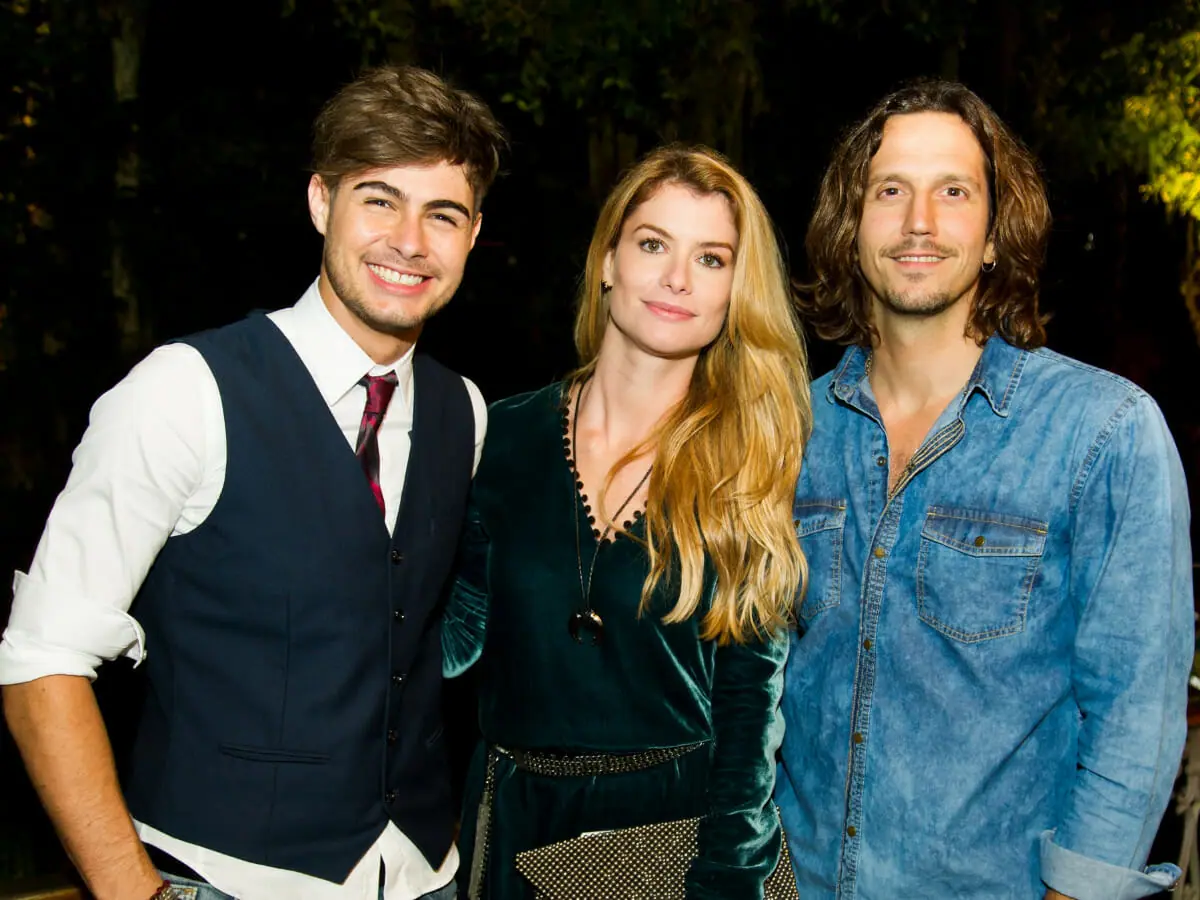 Léo (Rafael Vitti), Diana (Alinne Moraes) e Gui (Vladimir Brichta) em Rock Story