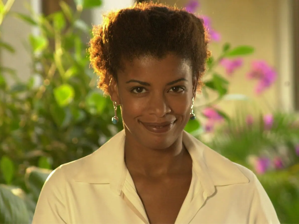 A atriz Thalma de Freitas, a Carol de O Clone