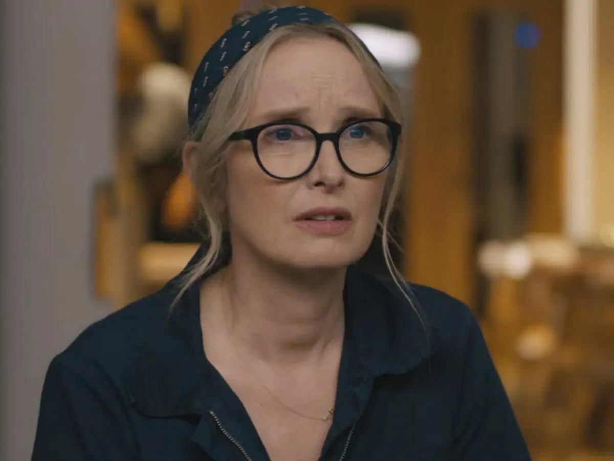 Julie Delpy na comédia À Beira do Caos
