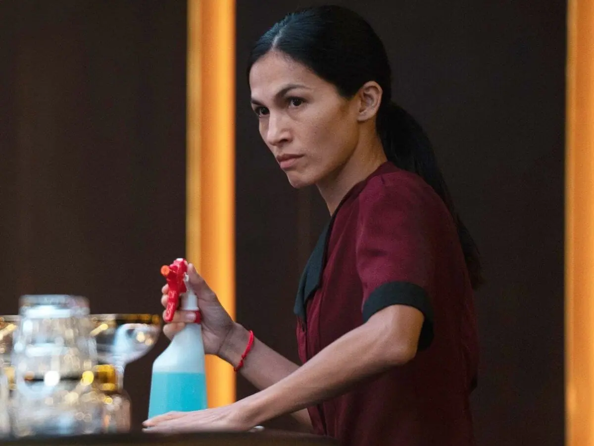 Élodie Yung na primeira temporada de A Faxineira