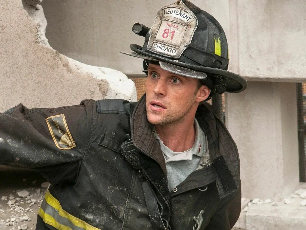 Jesse Spencer em cena de Chicago Fire