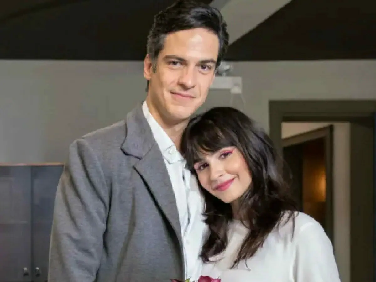 Guilherme (Mateus Solano) e Flávia (Valentina Herszage) em Quanto Mais Vida, Melhor!
