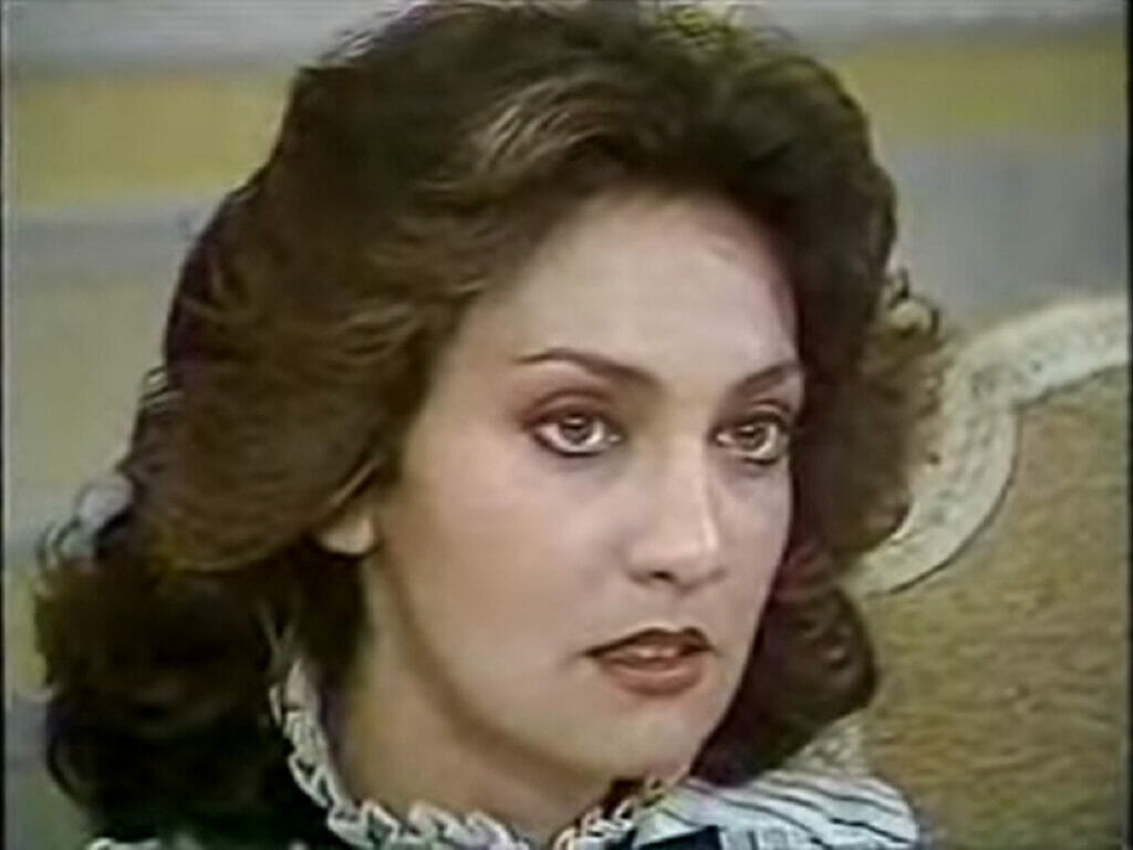 Lídia (Eliane Giardini) em Ninho da Serpente