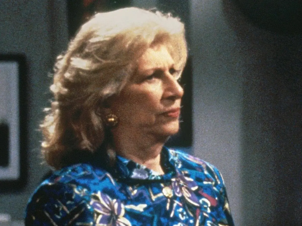 A atriz Liz Sheridan na comédia Seinfeld