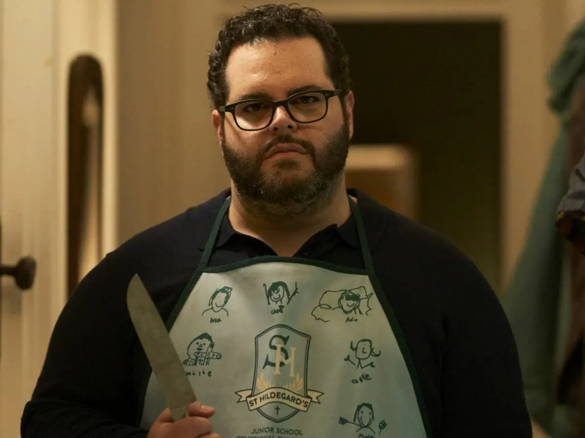 O ator Josh Gad em cena de Wolf Like Me