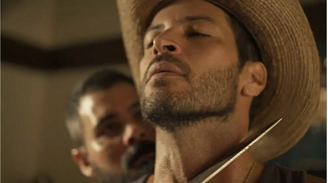 Alcides (Juliano Cazarré) e Levi (Leandro Lima) em Pantanal