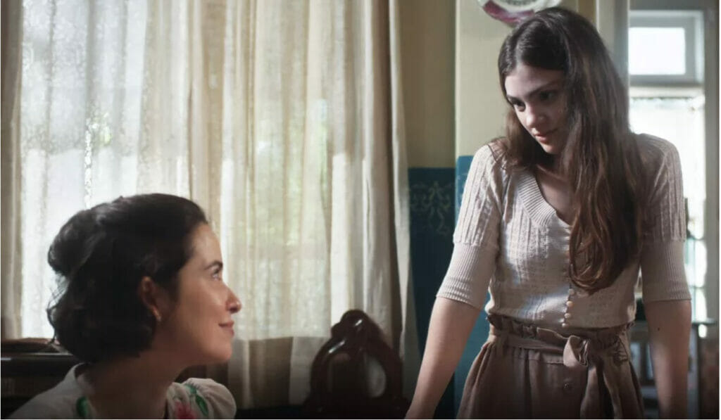 Heloísa (Paloma Duarte) e Olívia (Débora Ozório) de Além da Ilusão