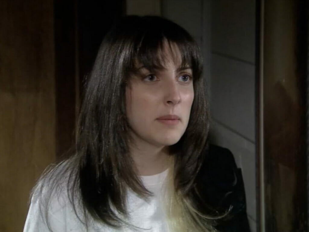 Clarice Falcão como Mariana em A Favorita