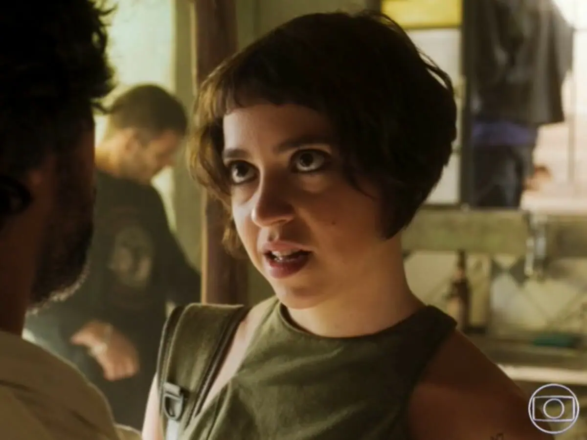 Cora (Valentina Bandeira) em Quanto Mais Vida, Melhor