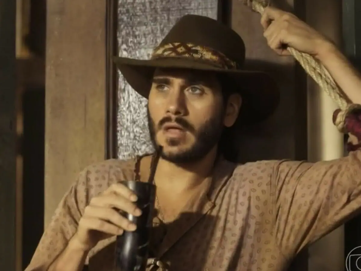 Gabriel Sater vive Trindade em Pantanal