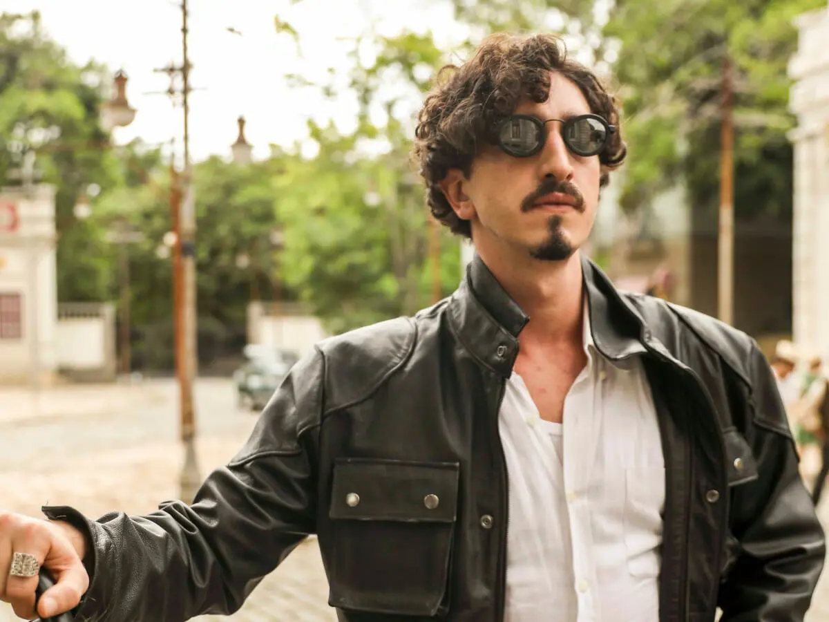 Johnny Massaro vive Nelsinho em Além da Ilusão