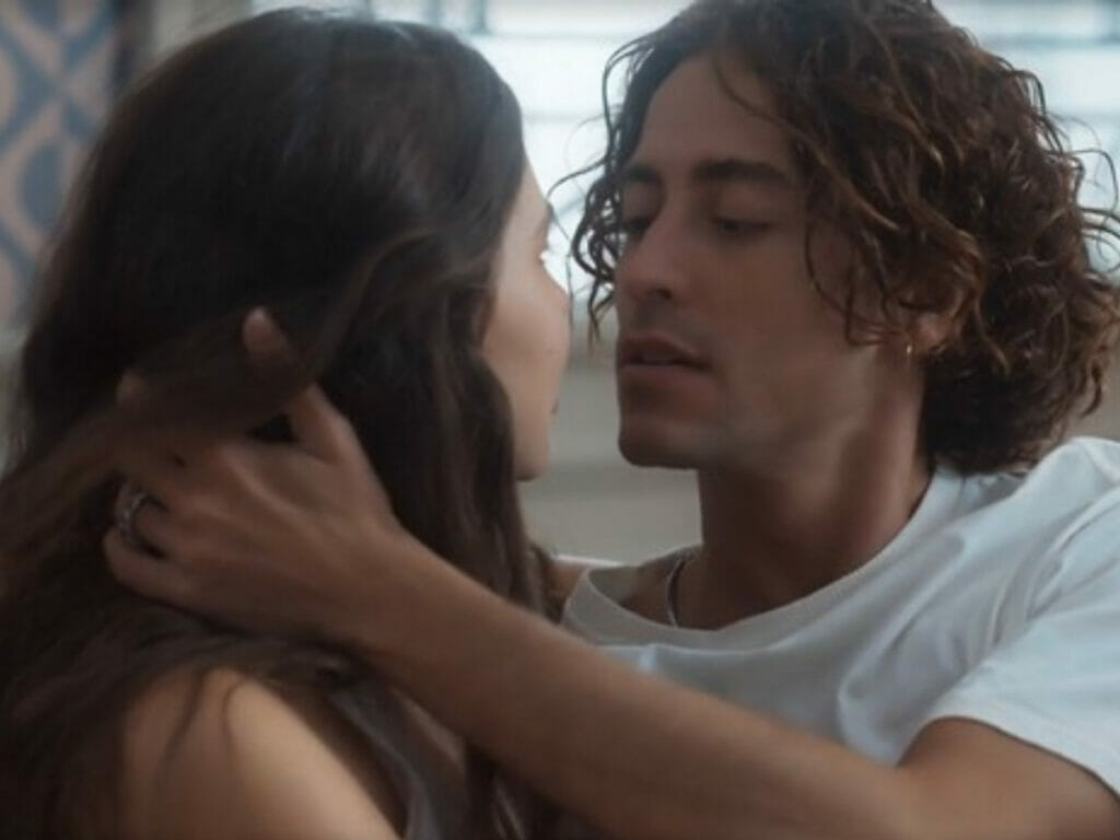 Jove (Jesuíta Barbosa) e Juma (Cristiana Oliveira) em Pantanal
