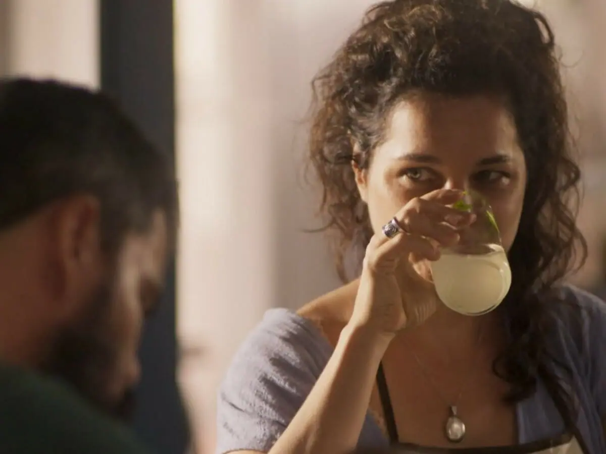 Maria Bruaca (Isabel Teixeira) e Alcides (Juliano Cazarré) em Pantanal