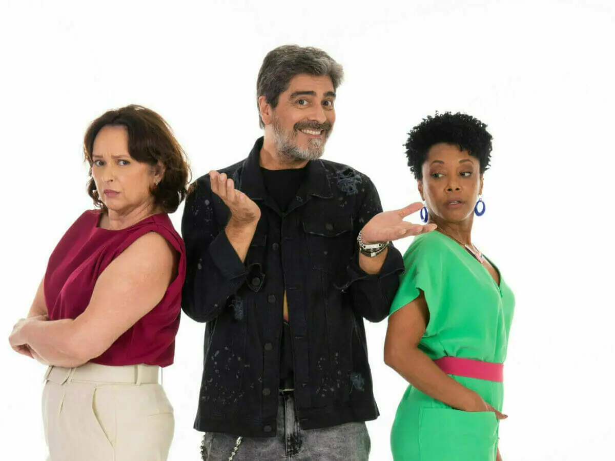 Ruth (Myrian Rios), Renato (Junno Andrade) e Helô (Elina de Souza) em Poliana Moça