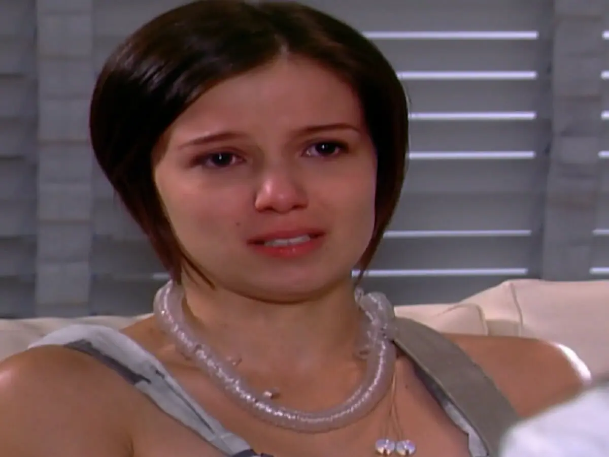 Marina (Marjorie Estiano) em Páginas da Vida
