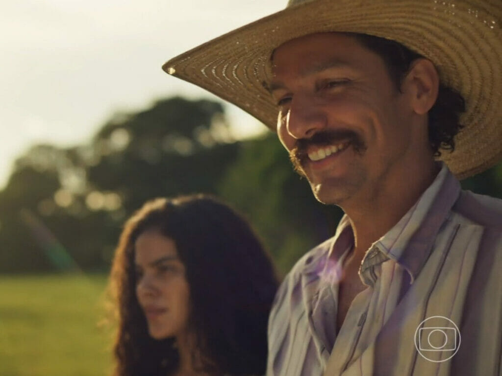 Tibério (Guito) e Muda (Bella Campos) em Pantanal