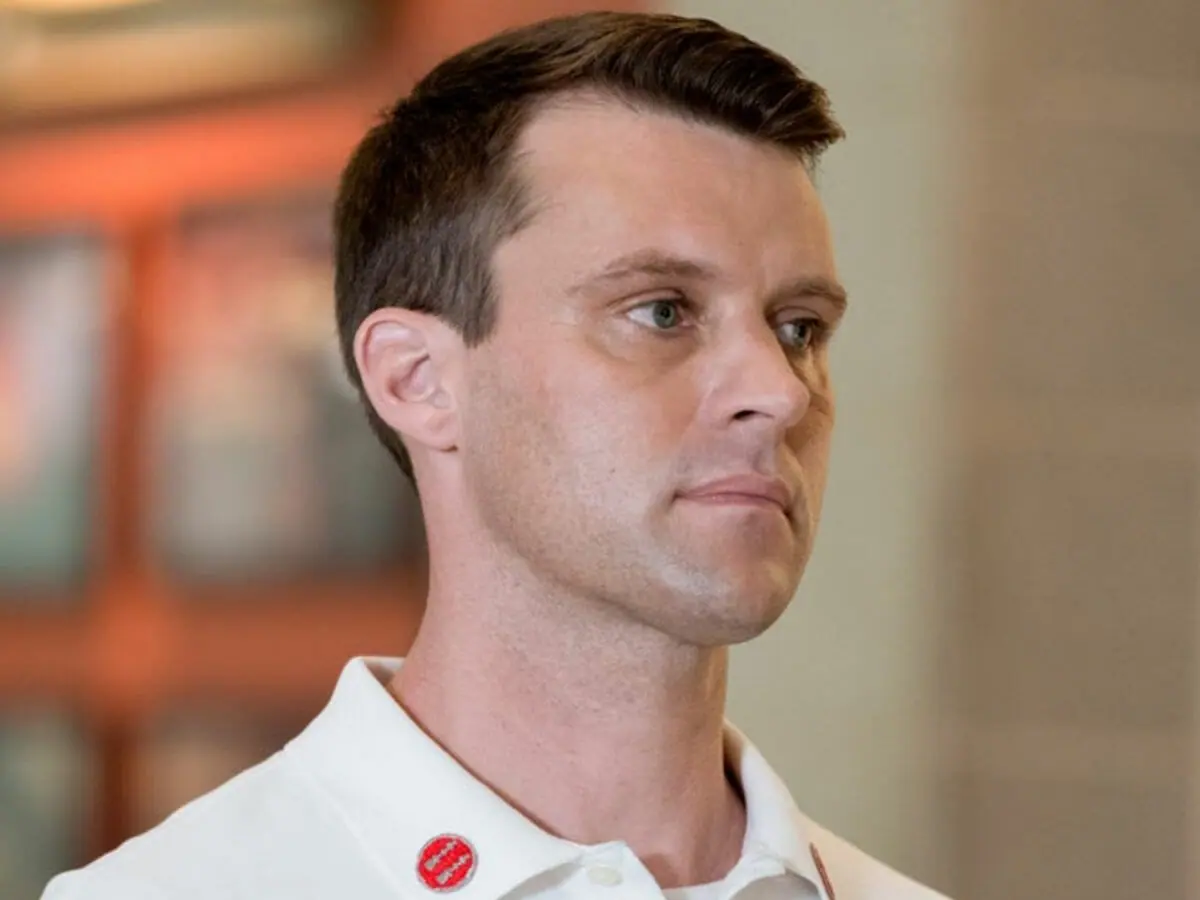 O ator Jesse Spencer no drama Chicago Fire