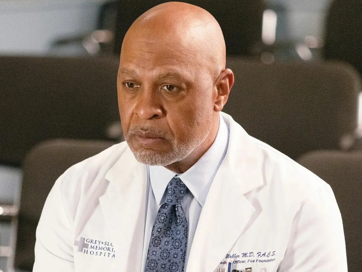 James Pickens Jr. em cena da 18ª temporada de Grey's Anatomy