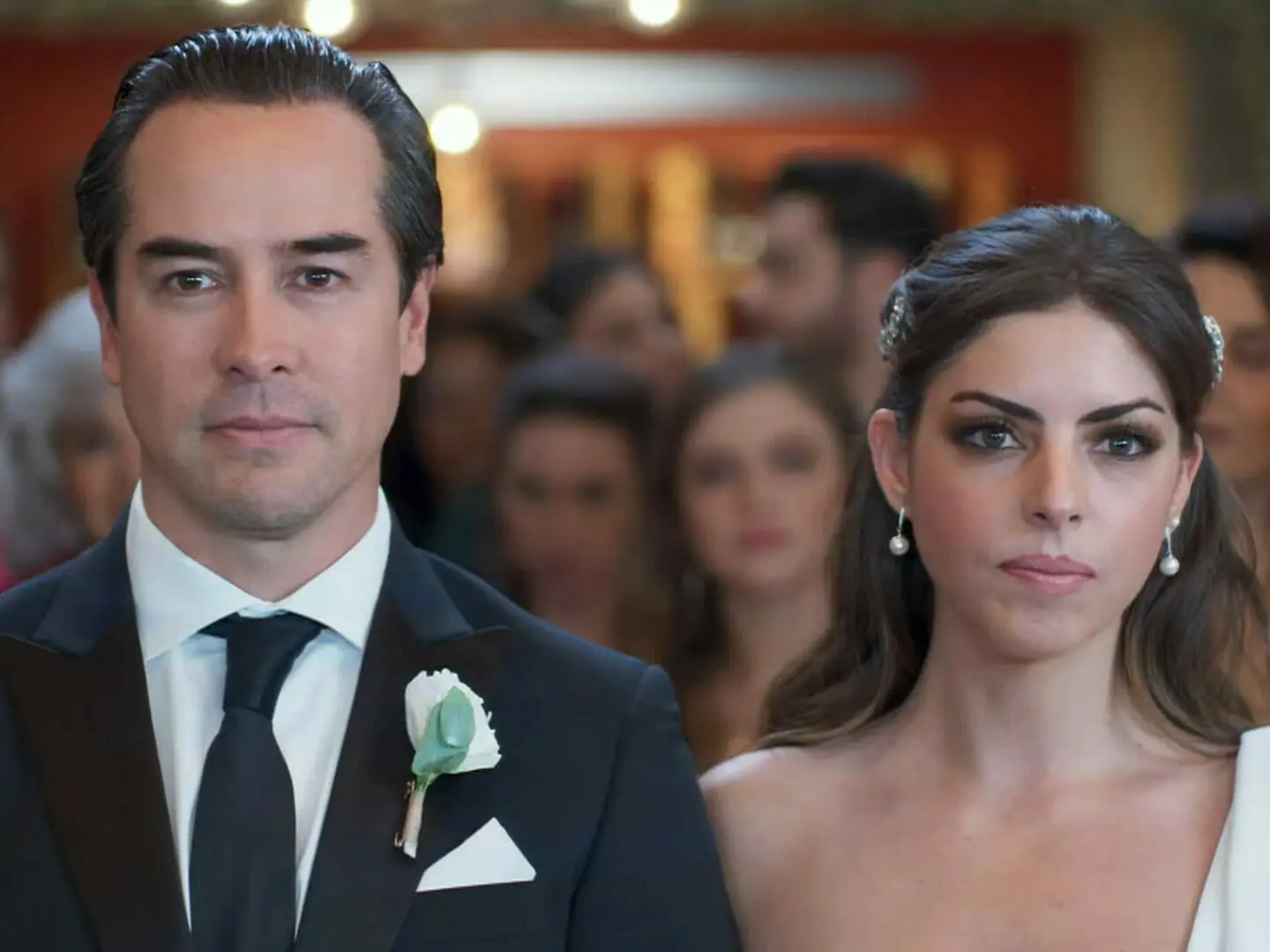 Moisés (Jorge Gallegos) e Yara (Isabel Burr) em Se Nos Deixam