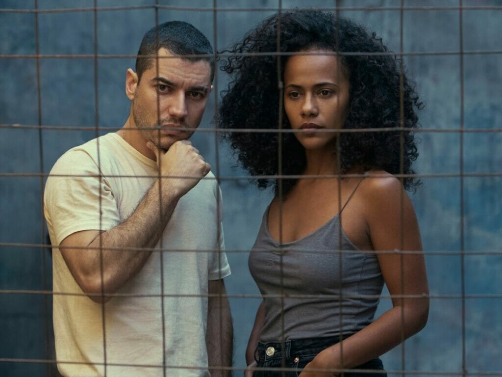 Lee Taylor com Naruna Costa na segunda temporada de Irmandade